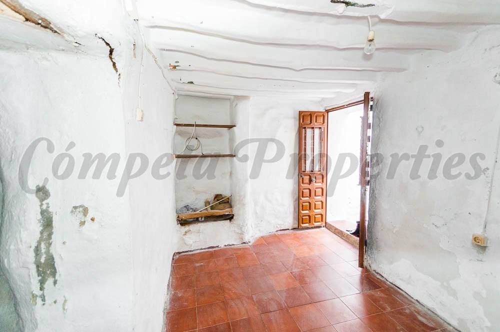 Townhouse for sale in Sedella, Málaga photo 5
