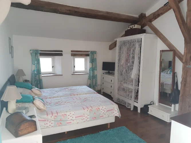 Charming Fully Renovated Barn Conversion Overlooking Open Country Side photo 3