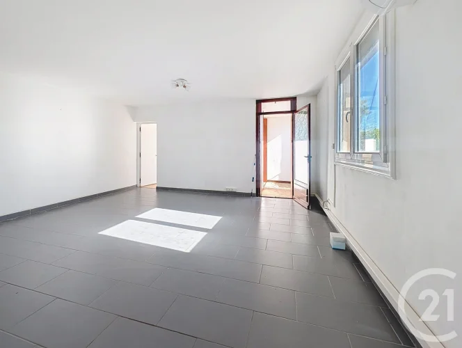 Beziers - Sought-after Neighborhood Injalbert Near Arenes - Spacious T3 Apartment with Easy Parking and Veranda/Loggia photo 5