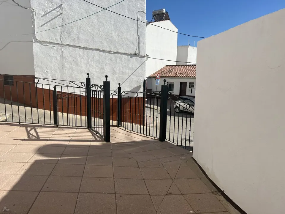 Olvera Properties photo 2