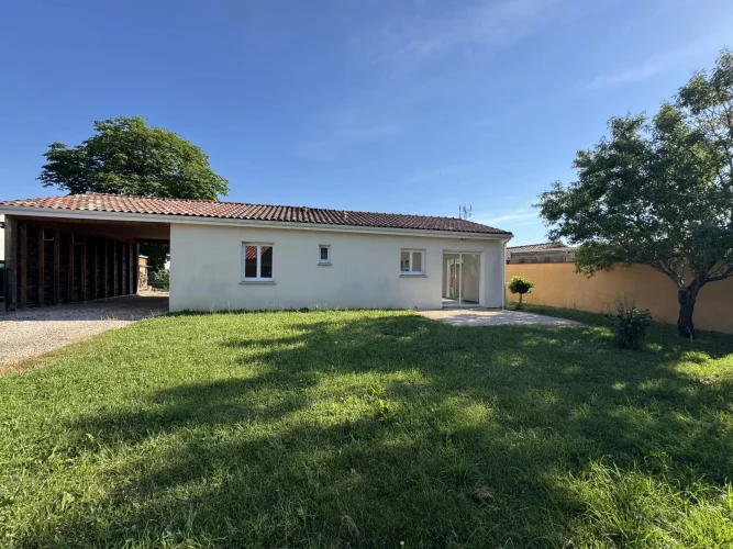 2019 Villa with Garden photo 2