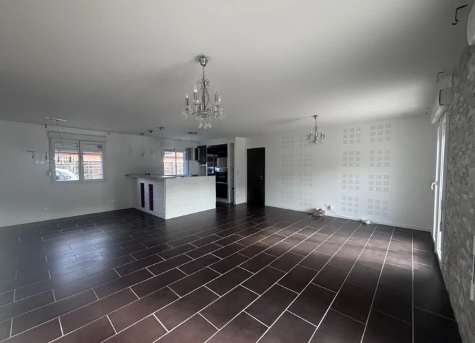 4 Bed House for Sale in Sagy photo 2