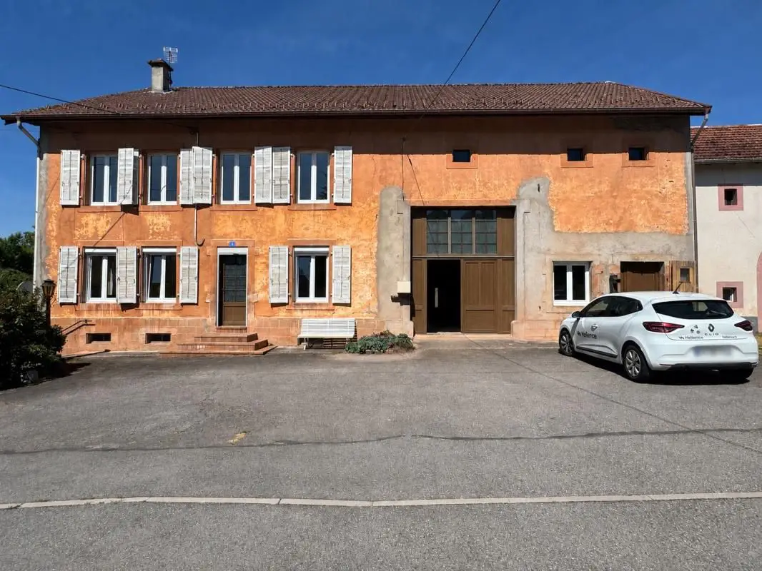 House for sale in Provencheres Et Colroy — 6 bedrooms, 195 m²