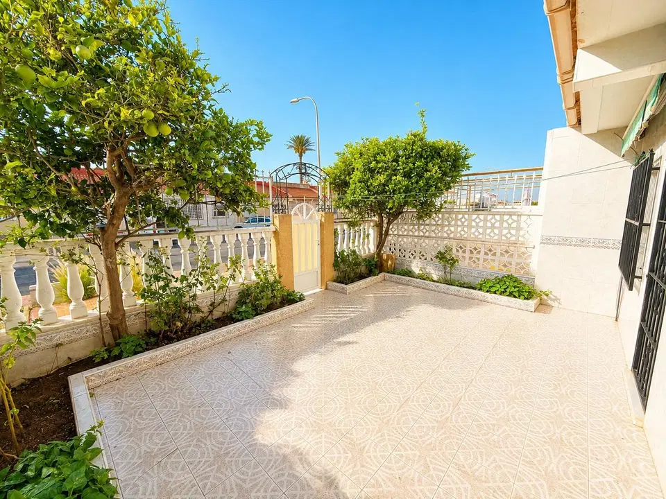 Bungalow in Torrevieja, Alicante province photo 3