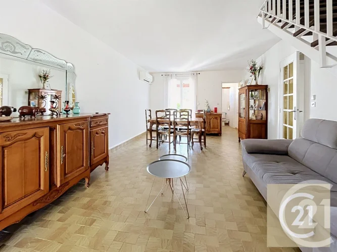 Family Home - 4 Bedrooms in Gargailhan District photo 4