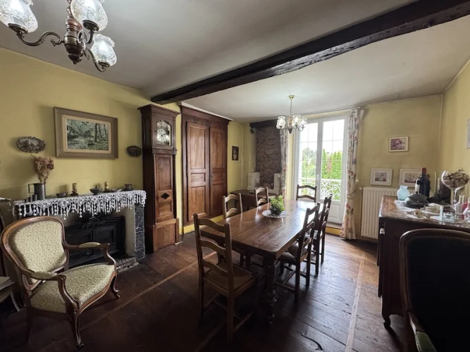 Townhouse in Riberac, this 3 story house has a terrace and a garden