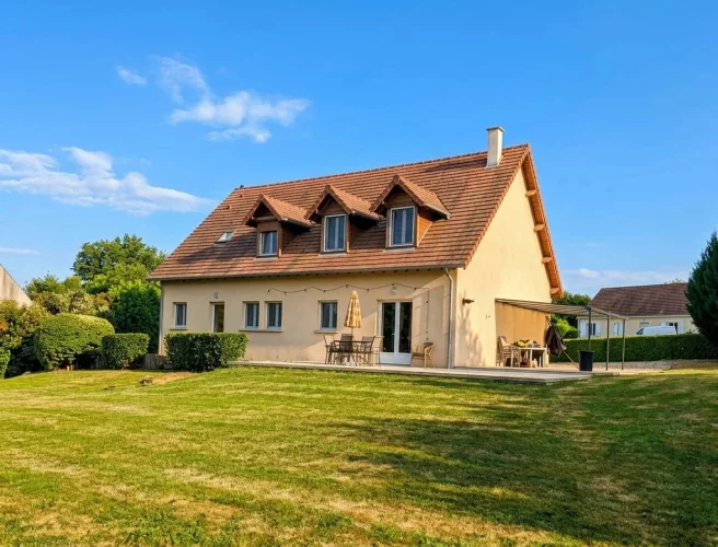 Stunning Detached 4 Bedroom Home, Close to the Centre of Village