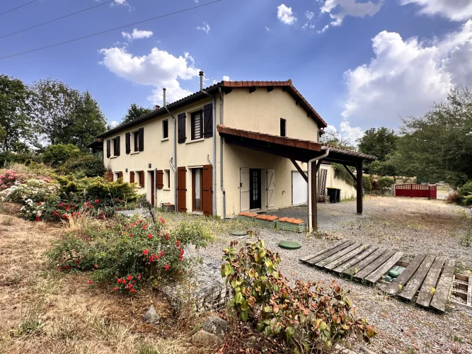 In the Countryside, Family Home with Independent Accommodati