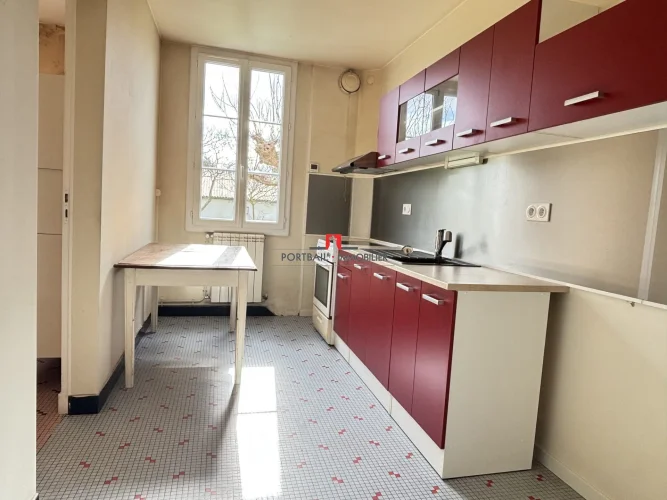 House for Sale in Saint-Savin photo 4