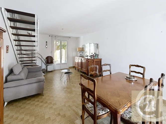 Family Home - 4 Bedrooms in Gargailhan District photo 3