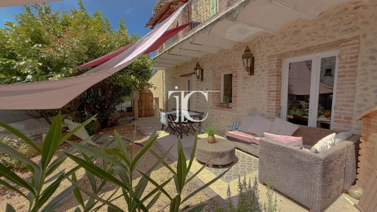 Charming Stone House with Terrace and Garden, in the Heart of an Authentic Village photo 2
