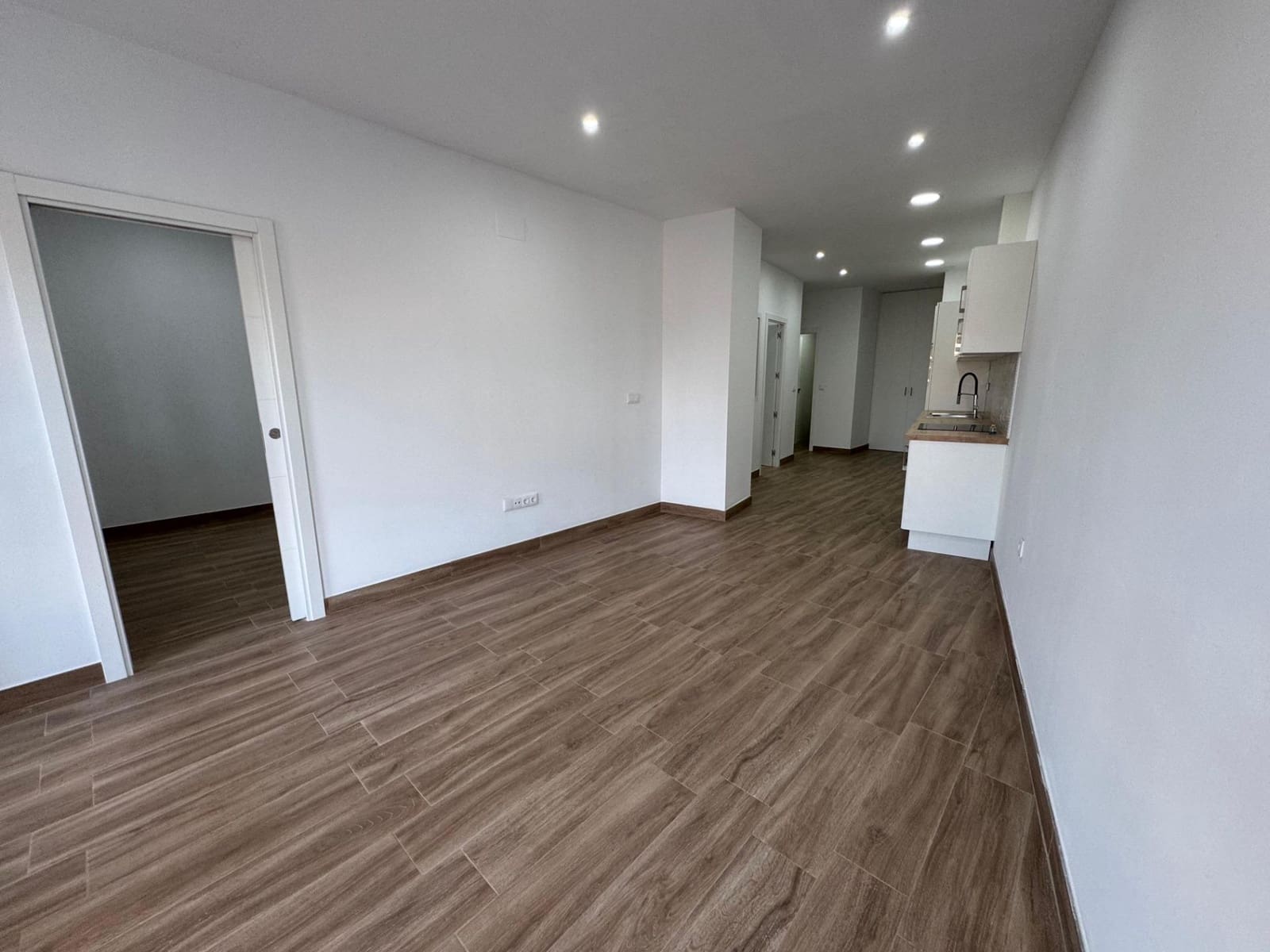Apartment for sale in Centro, Torrevieja, Alicante photo 5
