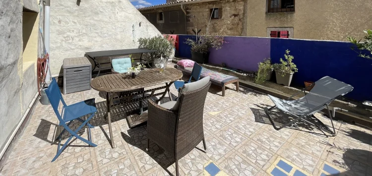 Charming Atypical Village House with 95 M2 of Living Space, 3 Bedrooms and a 28 M2 Terrace photo 3