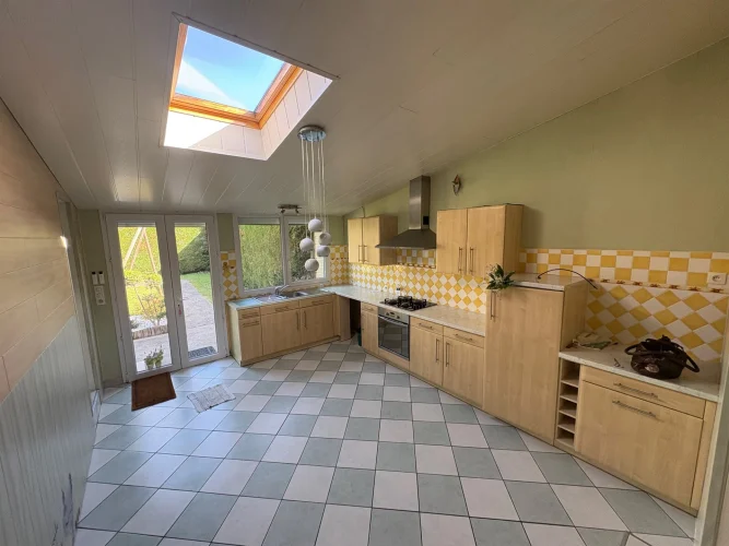 House - 121m² - 5 Rooms photo 2