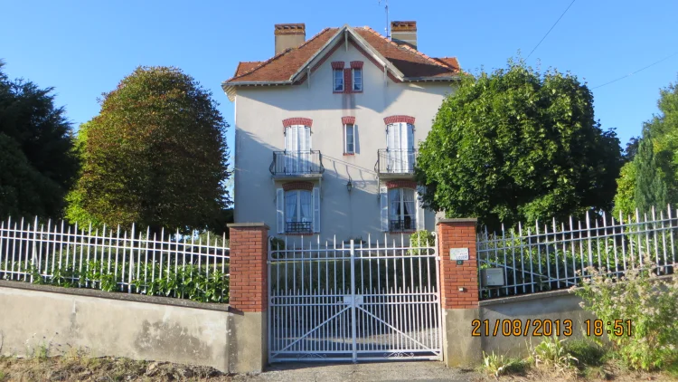 Maison Bourgeoise, Gite Called Owl Cottage, 2 Stables, 2 Garages One Acre Walled Garden/ Arbor. Land with Outline Planni… photo 4