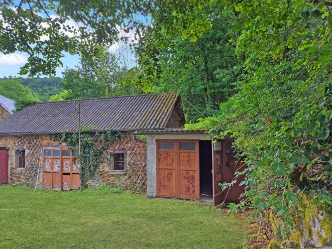 Correze. Near Argentat. Countryside Home with 4 Bedrooms, a Connecting Second House for Renovation, Outbuilding and Lan… photo 2