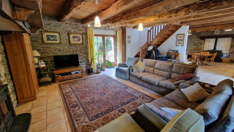 Côtes D'armor Charming 2-Bedroom House with a Garage, Garden in a Peaceful Setting Close to Nature. photo 3