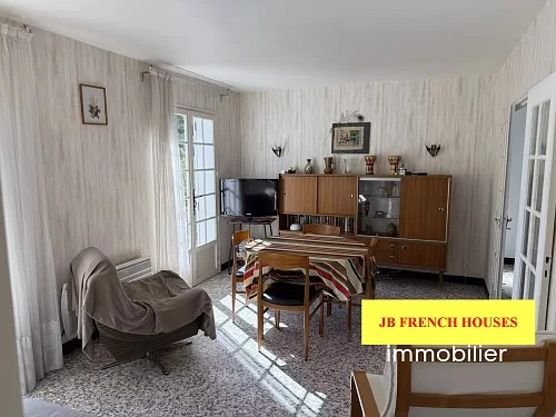 2 Bed Detached House for Sale Near Glénic photo 2