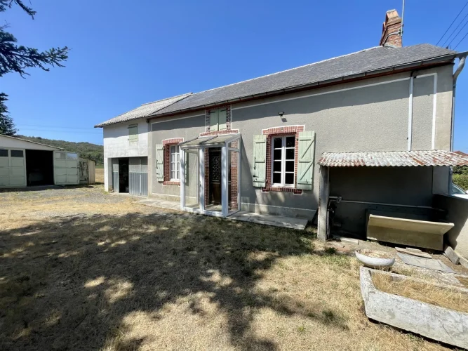 Old House, Three Bedrooms, Garage to Refresh