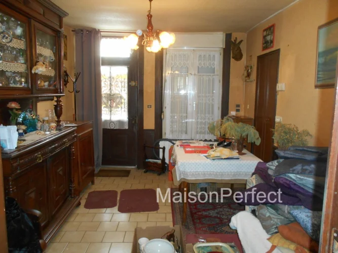 Ideal Lock up and Leave or Starter Home. Terrace House in the Centre of a Town with Shops, Bars and Restaurants, Servic… photo 2