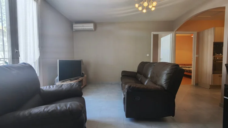 Bright 3-Room Apartment with Balcony 5 Minutes from Downtown photo 5