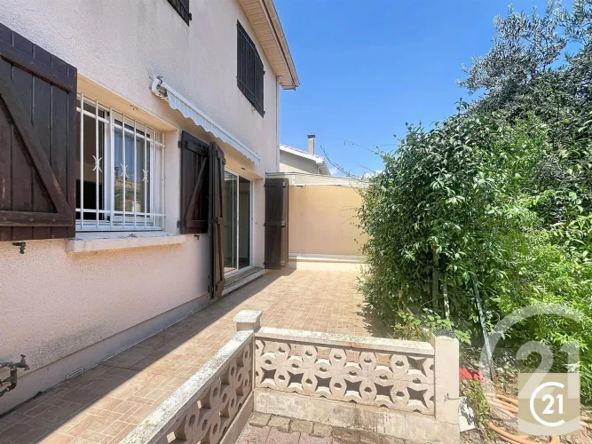 Located in the Sought-after "Quartier Des Peintres," Right Next to Shops, Schools, and Amenities, photo 3