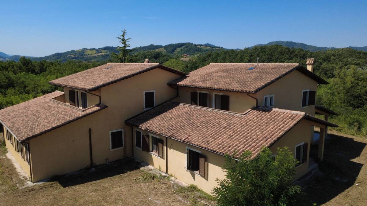 4 bedrooms villa, 500 m² Nocera Umbra, Perugia (province) photo 3