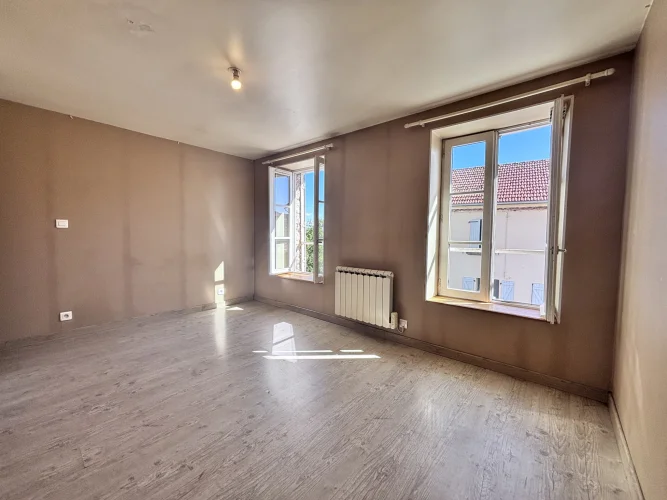 Saint Hilaire la Croix - House for Sale with 2 Bedrooms and Office photo 4
