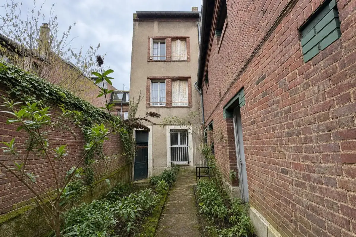 Apartment for sale in Noyon — 6 bedrooms, 190 m² photo 3