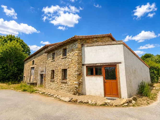 Haute Vienne - Gorgeous Fully Renovated Stone Cottage with Garden of 2917m² and Large Barn photo 3