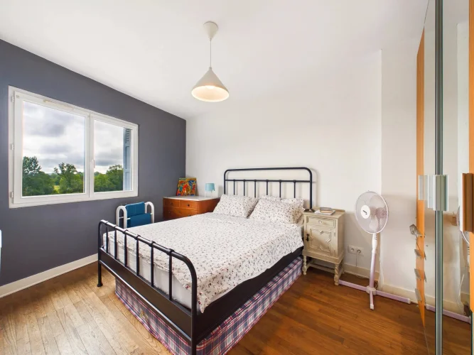 2 Bedroom Property in a Sought after Location. photo 5