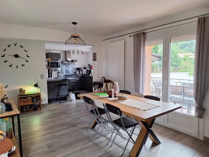 Detached Town House photo 2