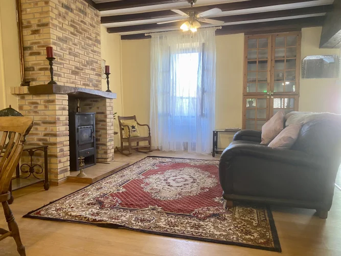 Cute Cottage with Land and a Barn photo 4