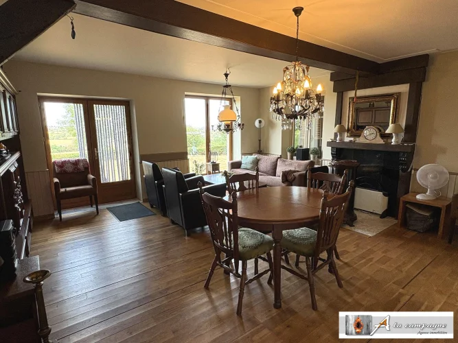 House with Unobstructed Views and Nearly Two Hectares of Land photo 3