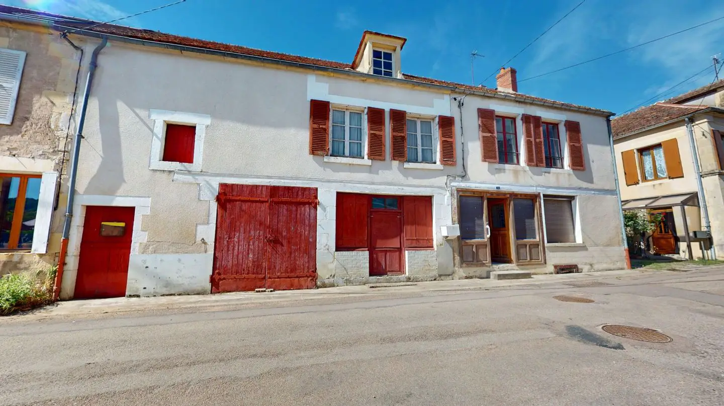 House for sale in Brinon Sur Beuvron — 4 bedrooms, 172 m²
