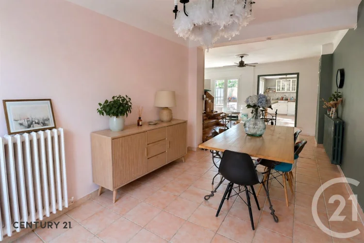 Mediterranean Ambiance on a 30 m² Terrace in Carpentras photo 3
