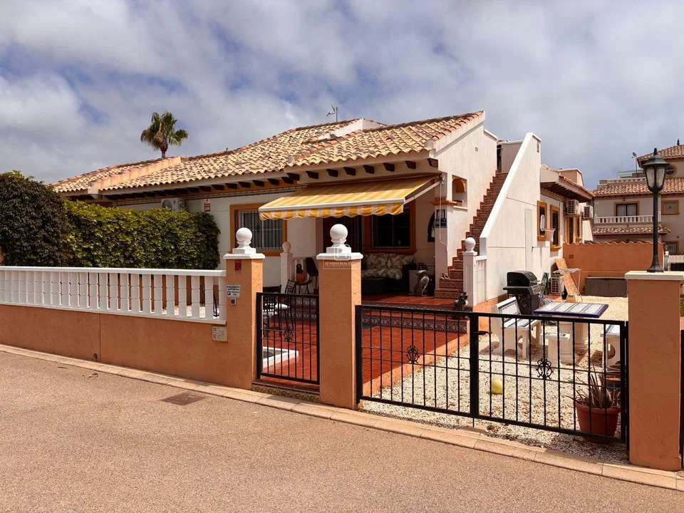 Town house in Cabo Roig, Alicante province photo 2