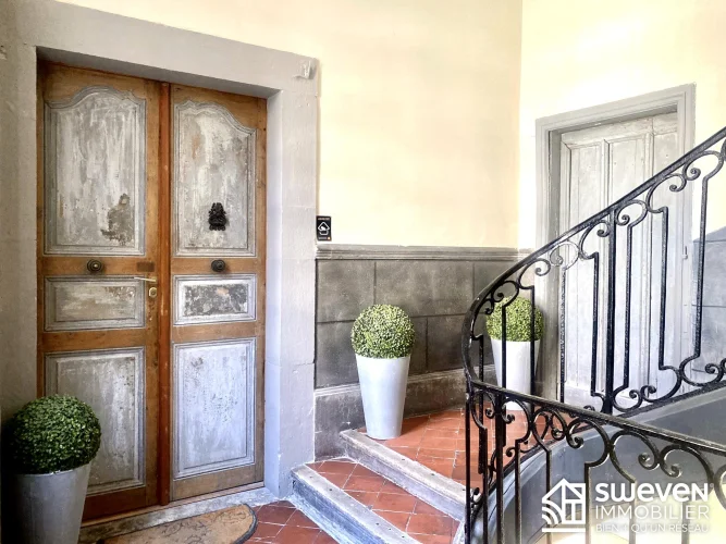 Charming Apartment with Patio in the Very Center photo 2