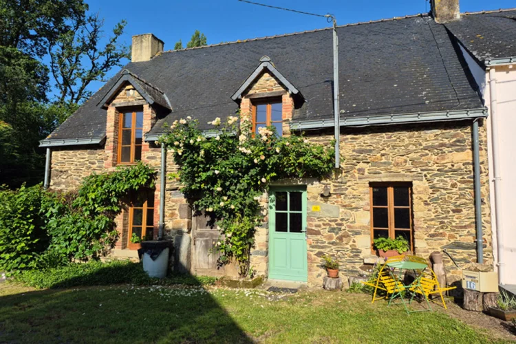 Pretty Stone Cottage, Malestroit, Morbihan