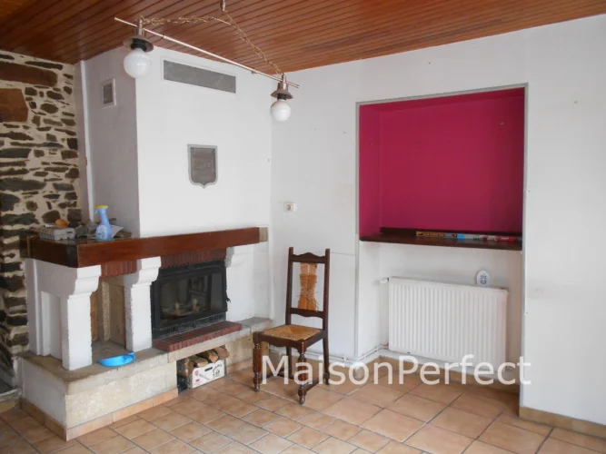 Start your French Adventure here with this Small but Well Equipped Town House. photo 3