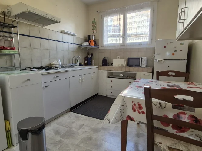 For Sale in Auch, 3-Room Apartment with Garage photo 4