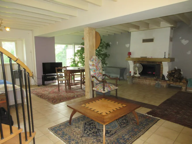 Charming Hamlet Property!