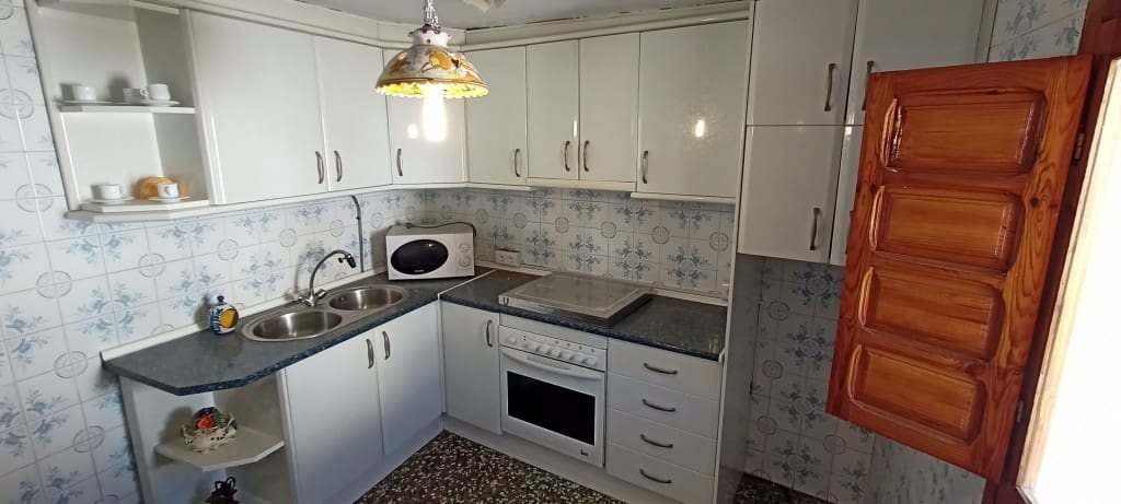 Townhouse for sale in Salares, Málaga photo 3