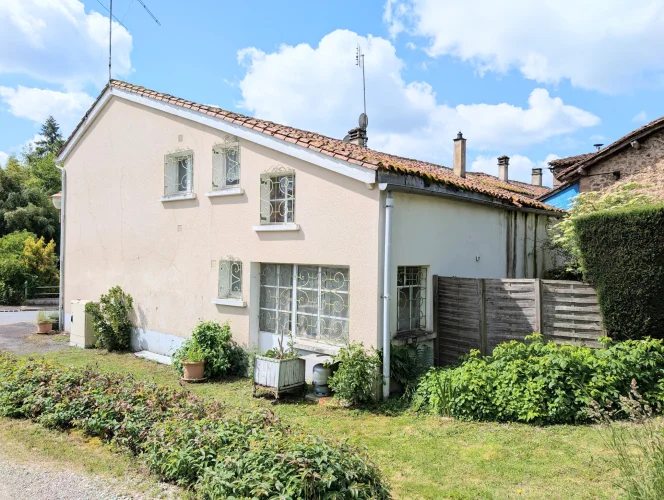 Great Potentiel, Spacious Stone Village House, Separate Land photo 3