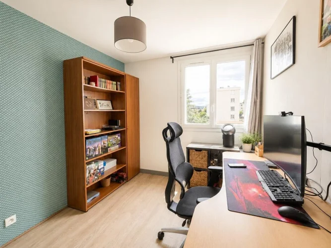 F3 Apartment photo 4
