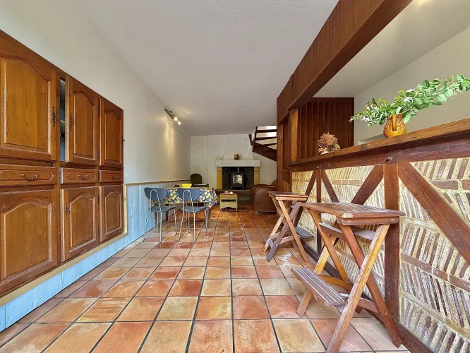 Plesant Stone Village House with Balcony in the Heart of Belves photo 4