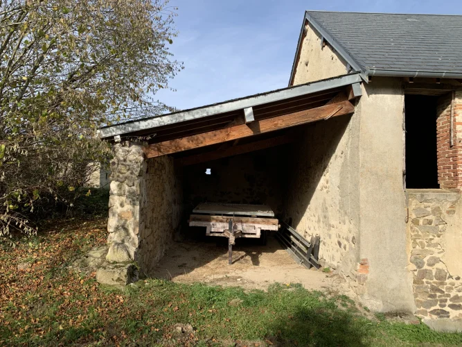 Auv 1205: Nice Large Building to Renovate on Parcel, Views, photo 4