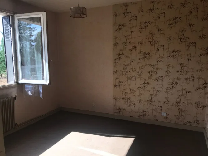 Digoin Ground-Floor Elevated Apartment photo 5