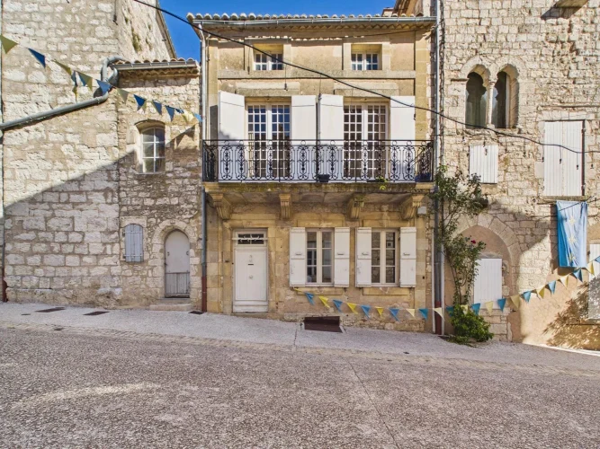 Character Property in the Heart of the Charming Village of Monflanquin