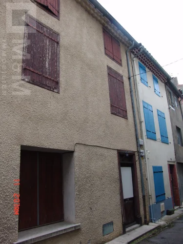 Great Village House , Ready for Rénovation to Brin